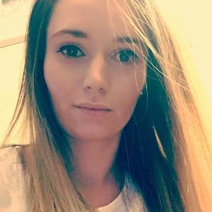 Meet your Posher, Chloe